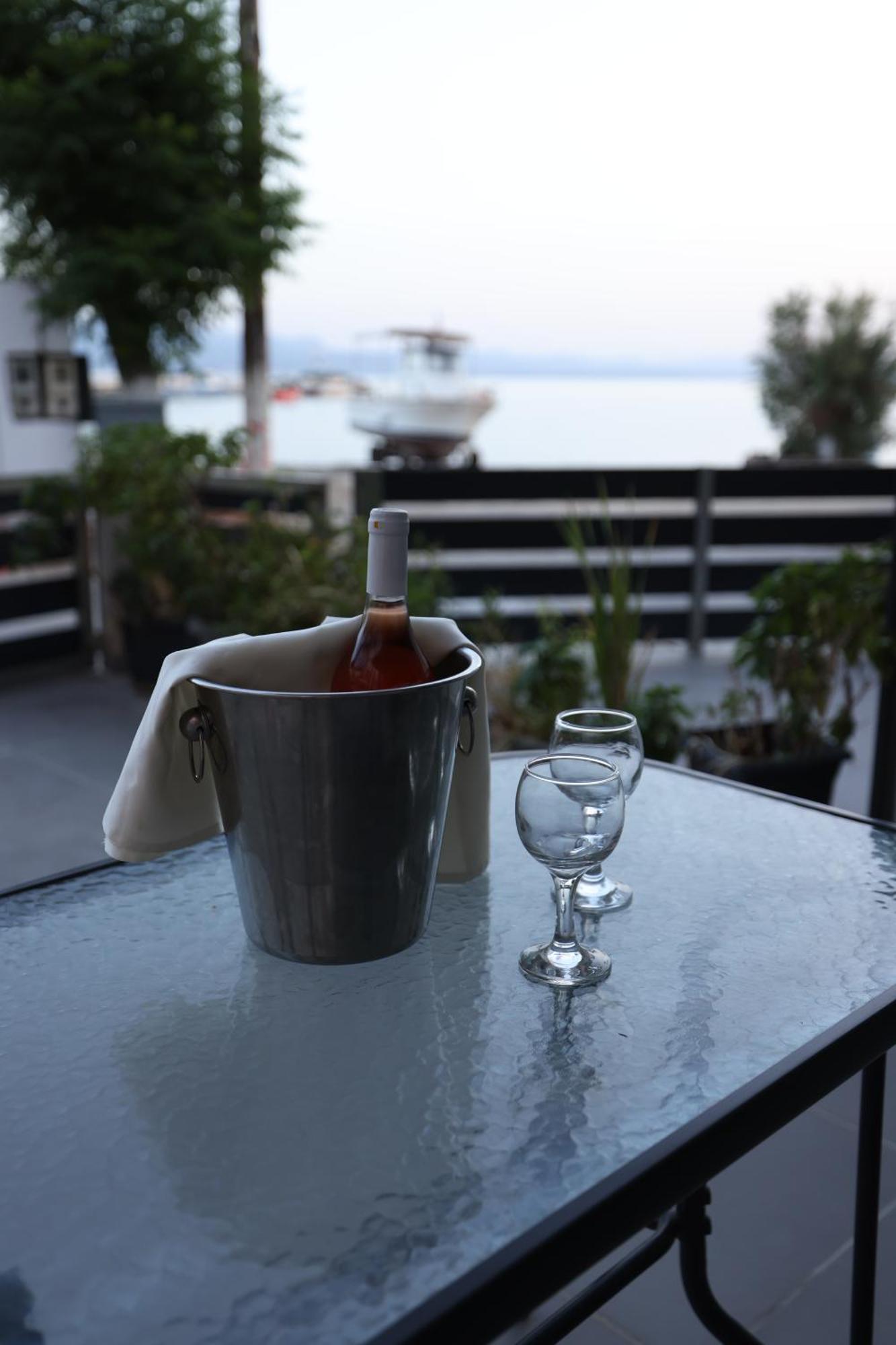 Filippos Apartments Amarynthos Exterior photo